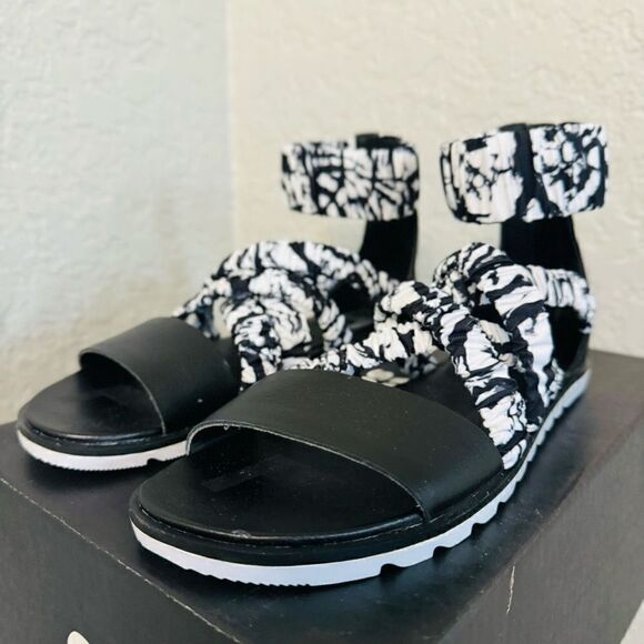 SOREL Ella II Ankle Strap Sandal, Comfort Walking Shoe White Black Size 7, NWT - Picture 5 of 15